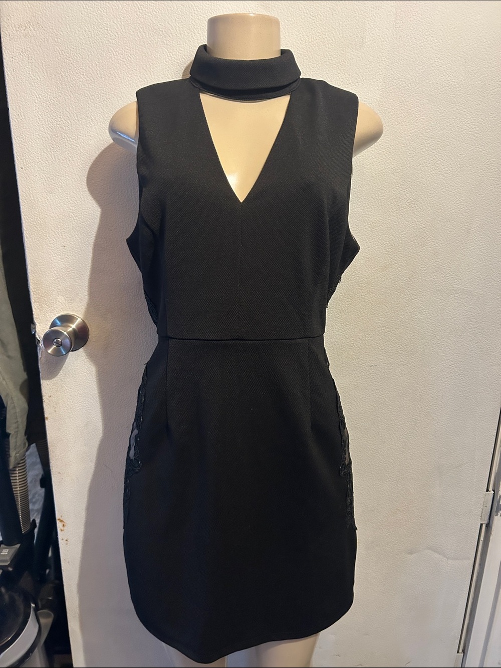 Mustard Seed Black Sleeveless Mock Neck V-Front Midi Dress